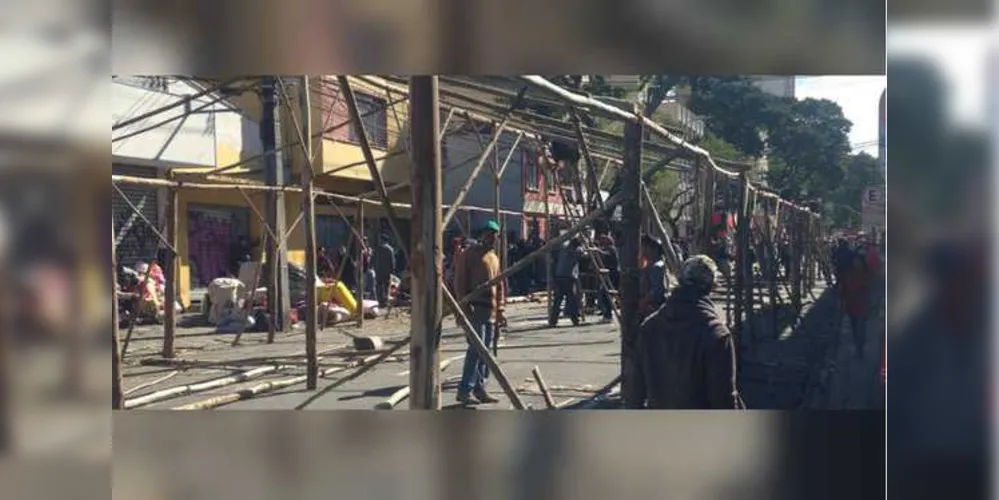 Imagem ilustrativa da imagem MST invade sede do Incra e ‘acampa’ no meio da rua