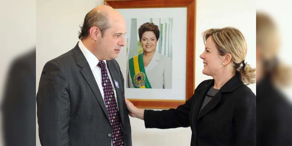 Barbiero afirmou que tem "lealdade" com a senadora por tudo que Gleisi fez por Ponta Grossa