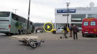 Imagem ilustrativa da imagem Colisão entre ônibus e moto deixa dois feridos em PG