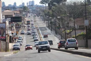 Fluxo de veículos na Avenida Carlos Cavalcanti terá sentido centro/bairro 