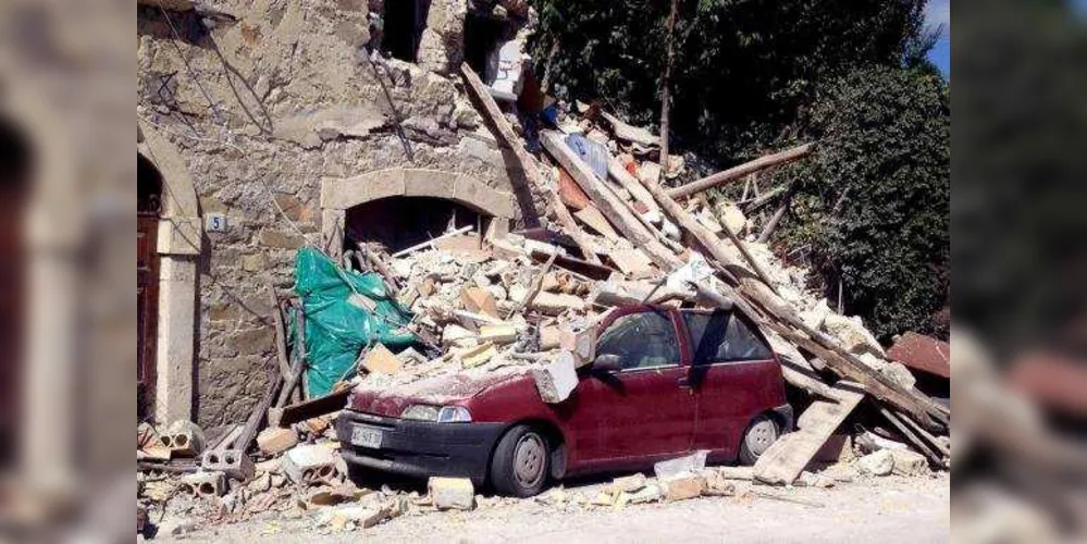 Imagem ilustrativa da imagem Apesar de resgates, Itália conta 268 mortos após terremoto