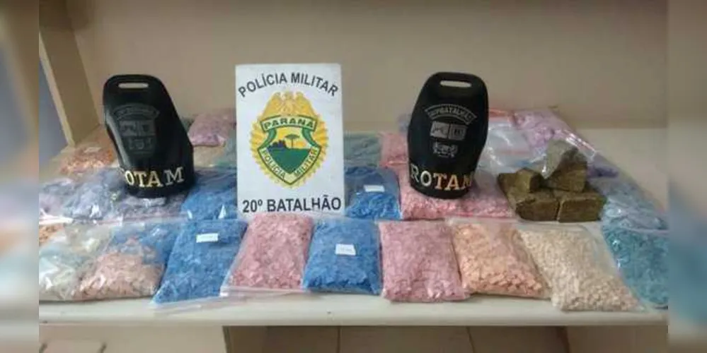 Imagem ilustrativa da imagem PM encontra 27 mil comprimidos de ecstasy em Curitiba