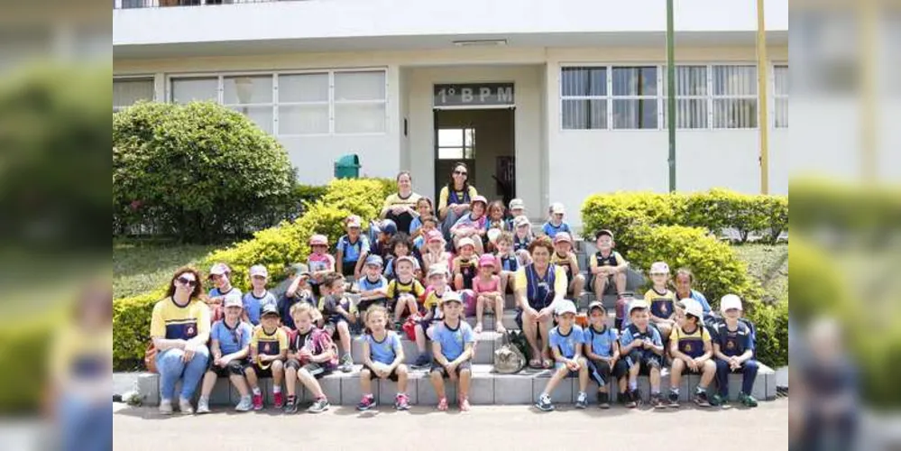 Imagem ilustrativa da imagem Crianças visitam sede do Batalhão da PM em Ponta Grossa