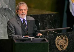 Imagem ilustrativa da imagem Lula recorre à ONU e diz ser perseguido por Moro
