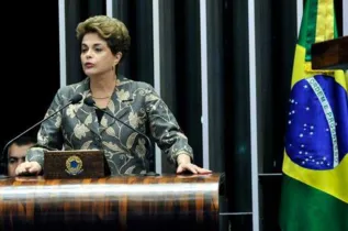 Imagem ilustrativa da imagem "Receio que a democracia seja condenada", diz Dilma