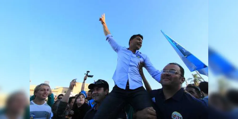 Marcelo Rangel comemora reeleição em Ponta Grossa