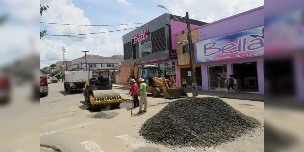 Imagem ilustrativa da imagem Prefeitura de Irati inicia operação tapa-buracos