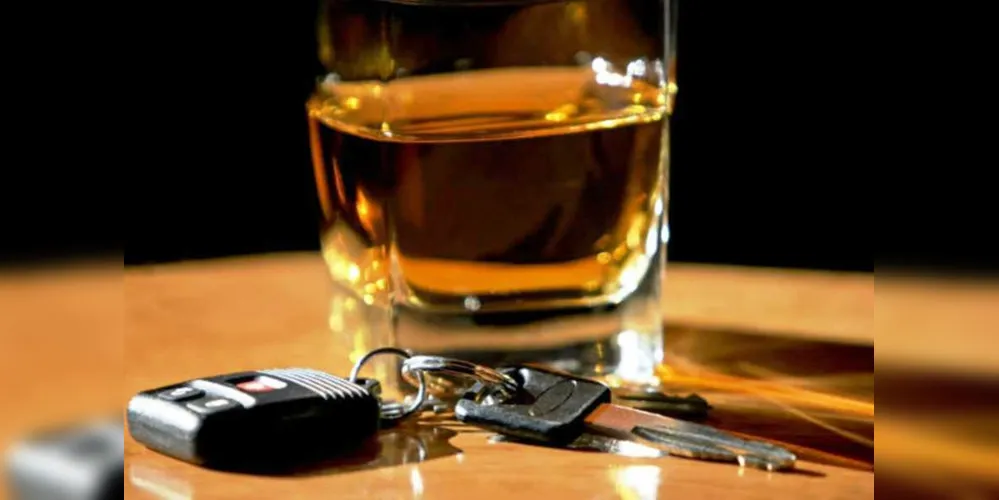 Imagem ilustrativa da imagem Motorista é preso embriagado e com arma em Irati