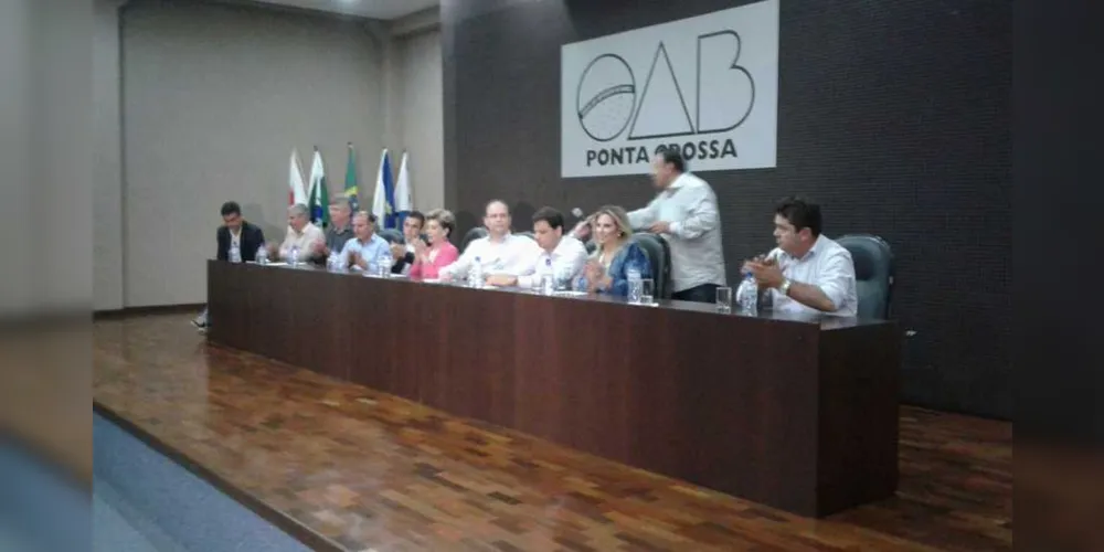 Imagem ilustrativa da imagem Ministro da Saúde abre evento com prefeitos da região