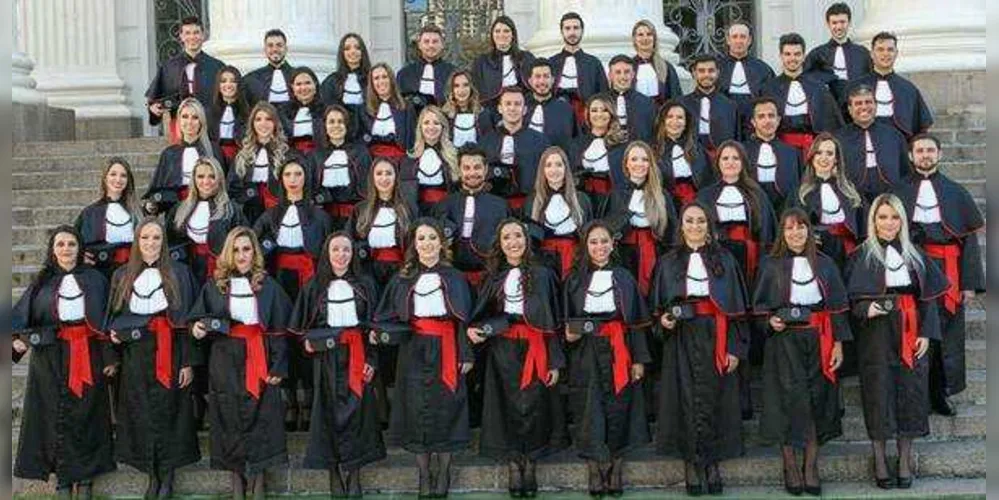 Dos 61 novos Bacharéis em Direito, que estarão colando grau nesta noite, 18 já foram aprovados nos Exames de Ordem Unificados
