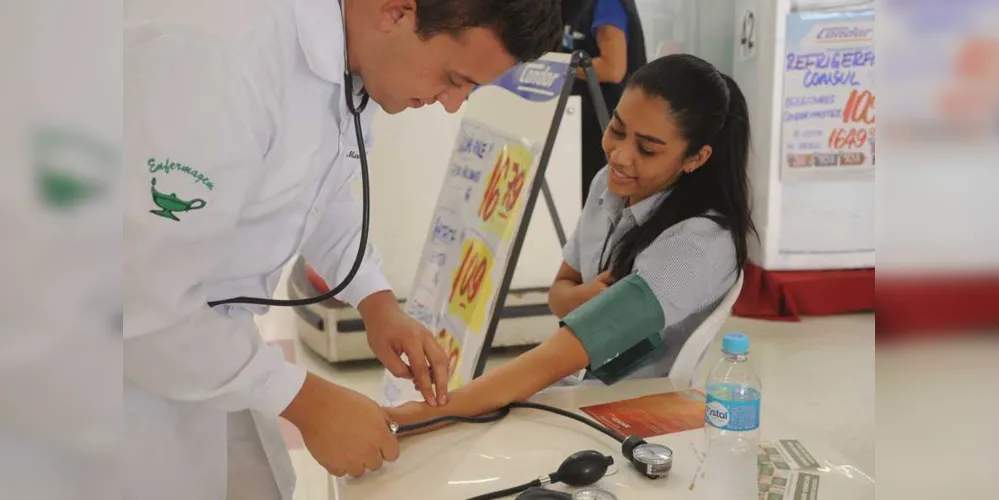 Imagem ilustrativa da imagem Curso de Enfermagem do Cescage realiza ação no Condor
