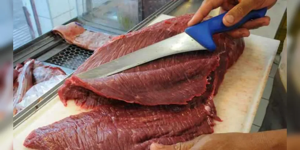 Imagem ilustrativa da imagem Empresas "maquiavam" carne vencida e subornavam fiscais