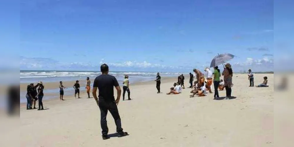 Imagem ilustrativa da imagem Juiz autoriza e detentos têm dia de lazer em praia no Sergipe