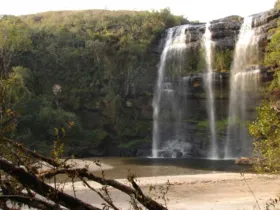 Cachoeira tem quase 30 metros de altura e é um dos principais pontos turísticos de PG