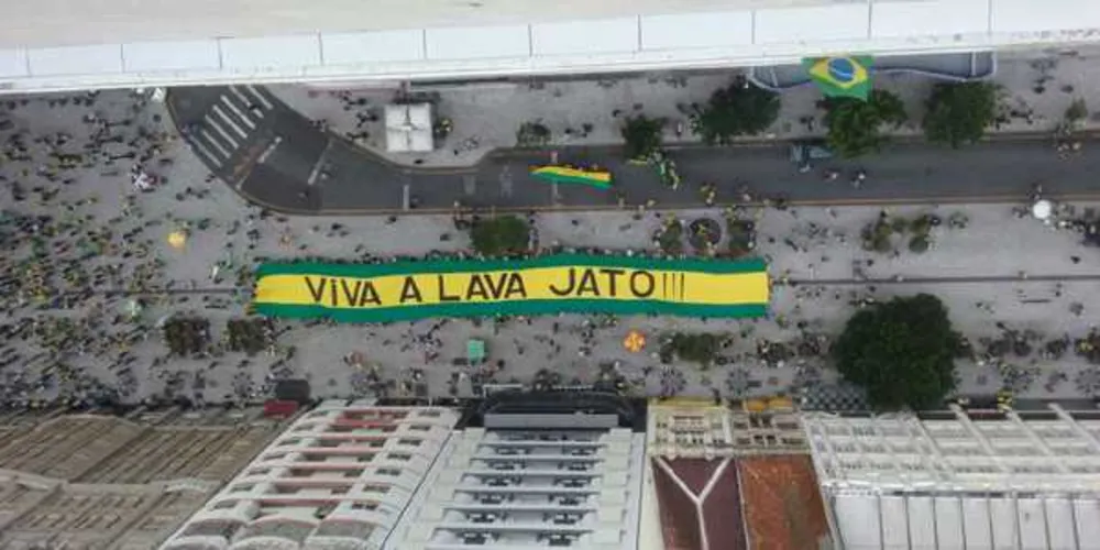 Imagem ilustrativa da imagem Manifestantes se reúnem a favor da Lava Jato em Curitiba