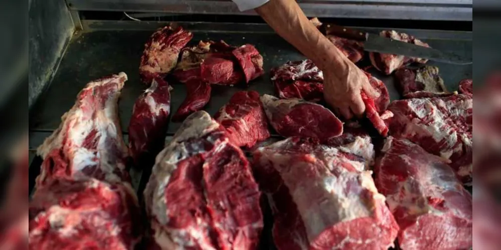 Imagem ilustrativa da imagem Exportações de carne caem 19% após operação