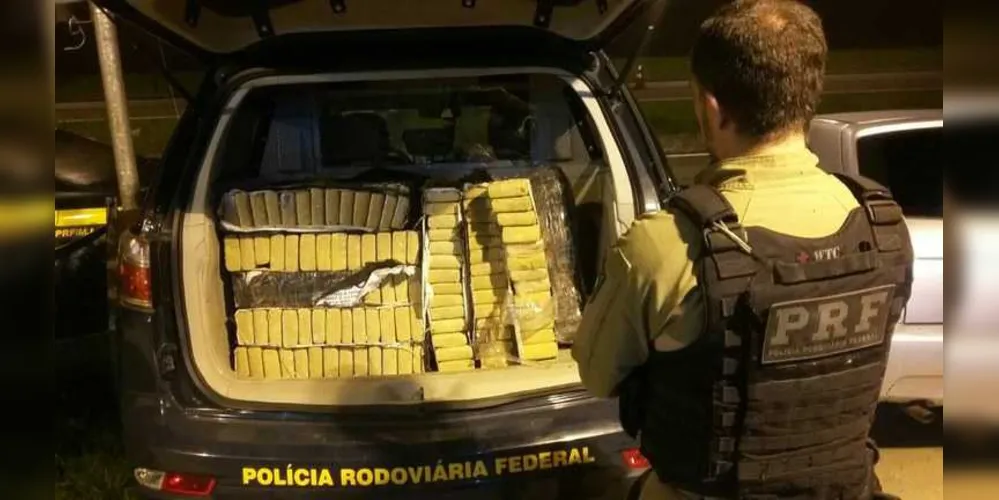 Imagem ilustrativa da imagem PRF fecha o cerco as drogas no Paraná