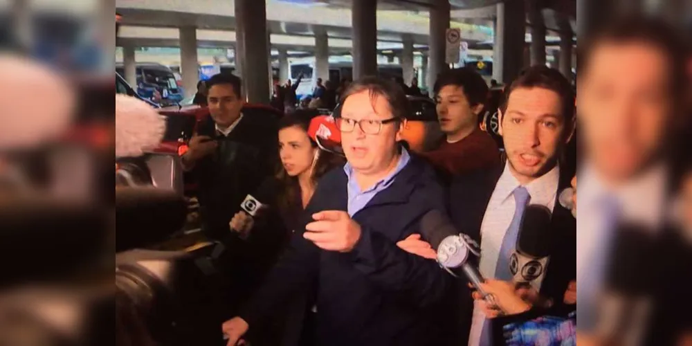 Deputado desembarcou em Guarulhos e não quis falar com a imprensa | Reprodução/Globonews