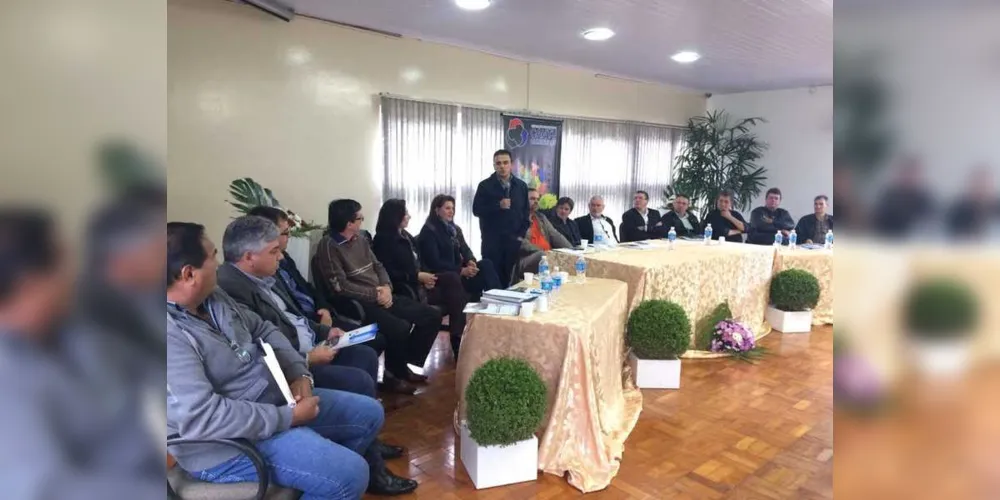 Imagem ilustrativa da imagem Aliel participa de reunião com prefeitos do Cantuquiriguaçu
