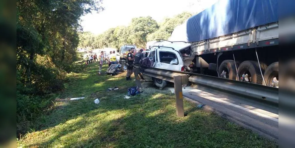 Imagem ilustrativa da imagem Grave acidente deixa seis mortos na região de PG