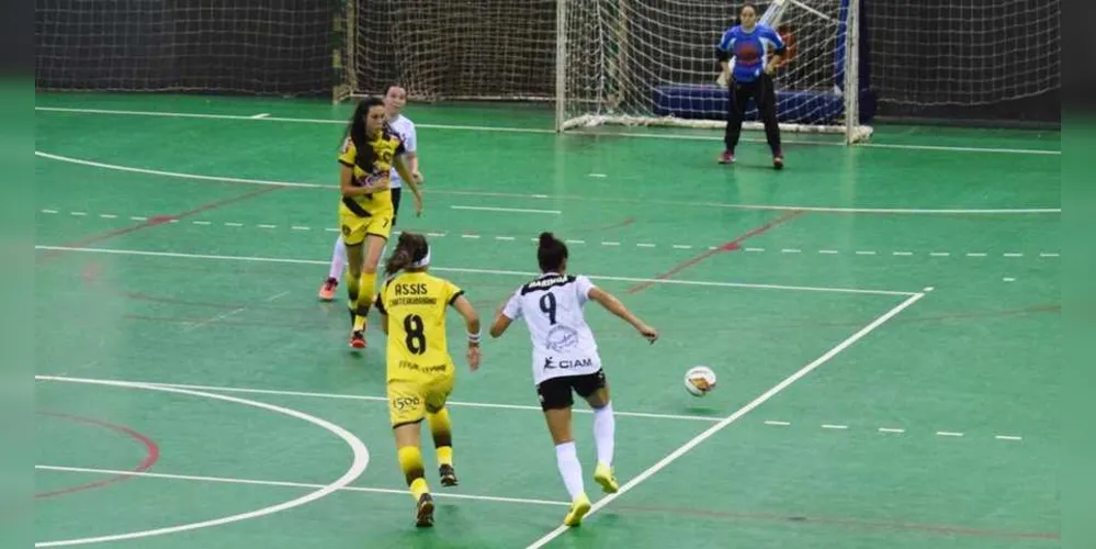 Imagem ilustrativa da imagem Futsal feminino de PG encara hoje o Maringá