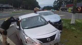 Imagem ilustrativa da imagem Motorista cruza a rodovia, bate e morre na hora em Imbaú