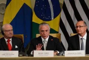 O presidente Michel Temer, entre o rei da Suécia, Carlos Gustavo, e o governador de São Paulo, Geraldo Alckmin/ Foto: Agência Brasil