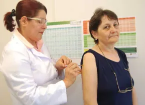 Imagem ilustrativa da imagem Quase mil paranaenses já foram vacinados