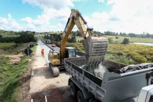 Imagem ilustrativa da imagem RodoNorte inicia nova etapa de obras de troca do asfalto na BR-277