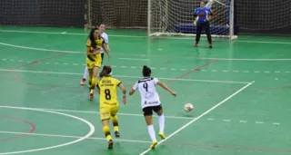 Imagem ilustrativa da imagem Futsal feminino de PG encara hoje o Maringá