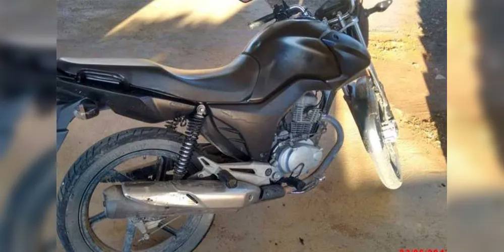 Motocicleta usada pelos bandidos foi abandonada | Rádio Najuá