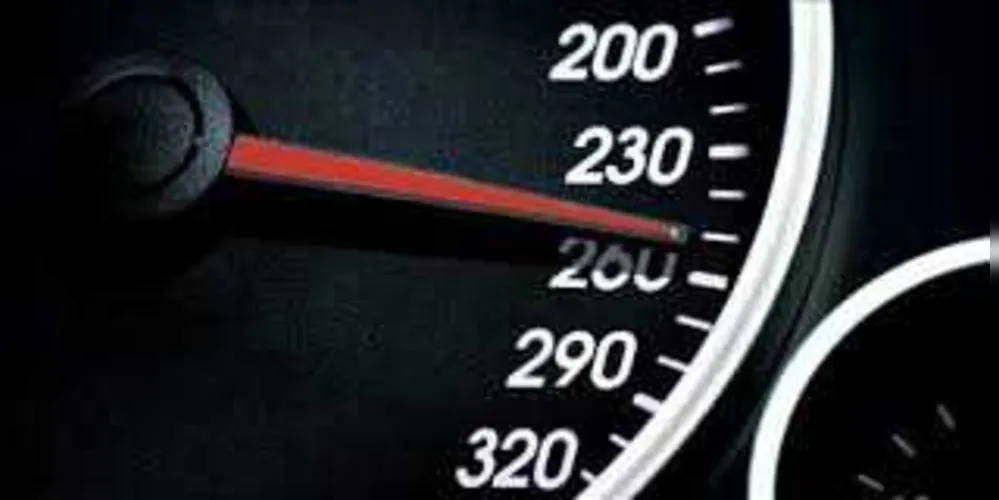 A velocidade máxima permitida na autoestrada em que a idosa foi flagrada é de 120 km/h/Foto: Divulgação