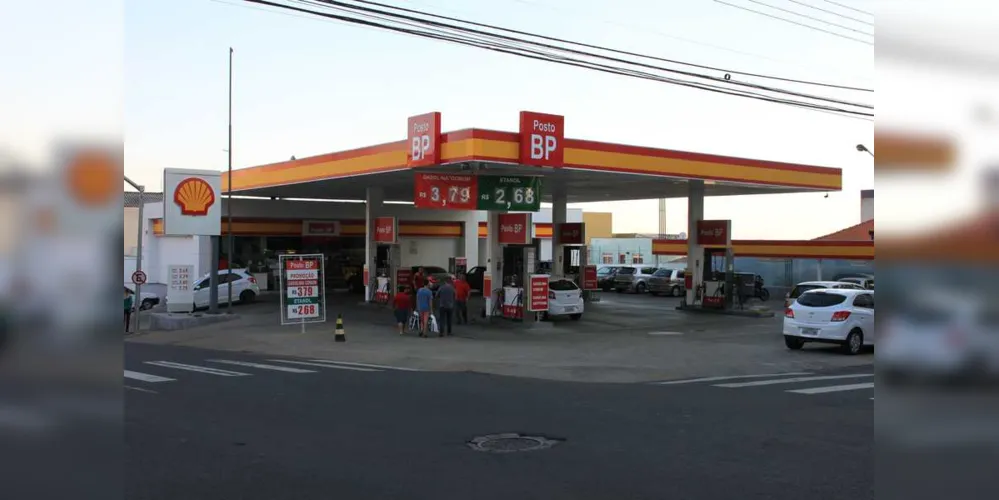 Imagem ilustrativa da imagem Preço dos combustíveis deve cair até sexta