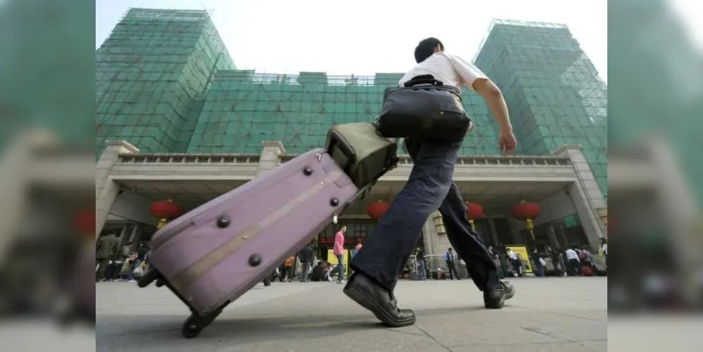 Durante o controle de segurança, policiais encontraram dois braços humanos na bagagem/Foto: Reprodução Yahoo Notícias