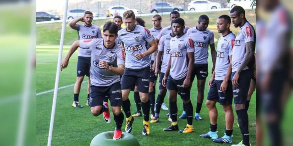 Preparação. Jogadores do Galo Mineiro treinam para enfrentar o Flamengo, neste domingo