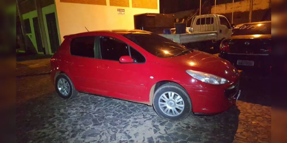 Veículo foi encontrado horas depois na Avenida João Manoel dos Santos Ribas | aRede/COP