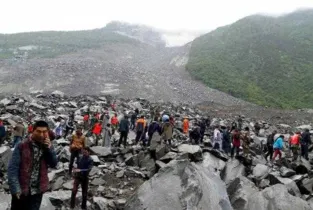 Imagem ilustrativa da imagem Deslizamento de terra deixa desaparecidos na China