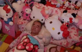 "E ele vive para a Hello Kitty”, relata sua esposa/ Foto: BBC Brasil