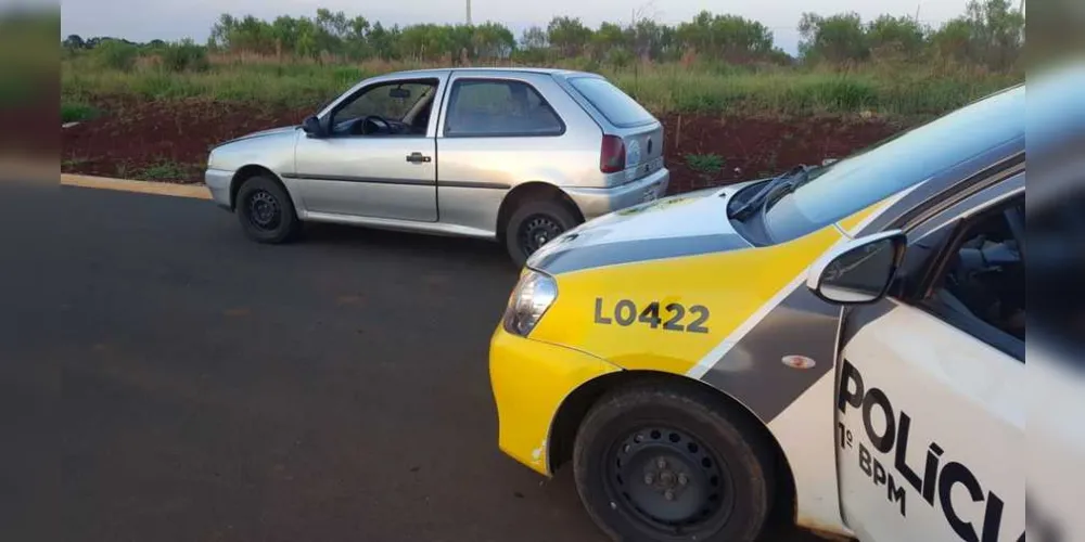 Um dos veículos furtados foi encontrado abandonado em loteamento em Uvaranas