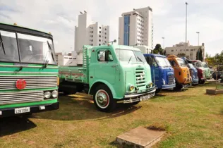 Imagem ilustrativa da imagem Encontro de caminhões e carros antigos em PG termina neste domingo