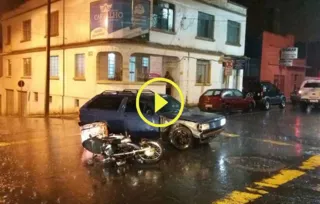 Imagem ilustrativa da imagem Embaixo de chuva, motociclista fica ferido em acidente