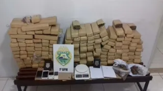 Policiais desmontaram centro de distribuição de drogas e fizeram grande apreensão em Jaguariaíva