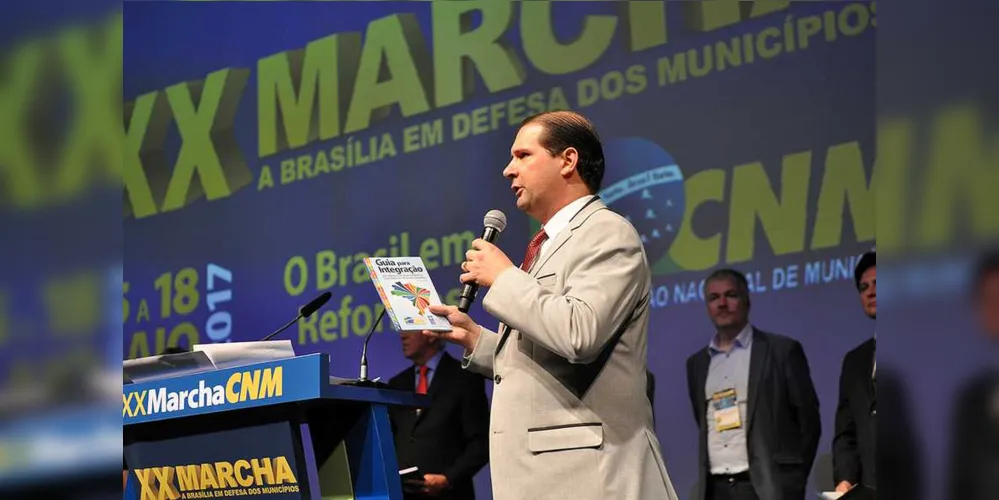 Presidente da AMP Marcel Micheletto pediu o apoio dos prefeitos à mobilização