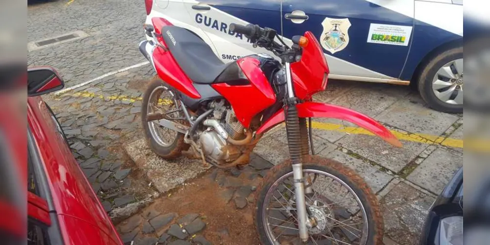 Imagem ilustrativa da imagem Polícia Militar recupera moto furtada em Uvaranas