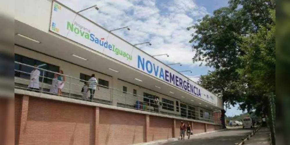 Mulher foi levada ao Hospital Geral de Nova Iguaçu e está entre a vida e a morte
