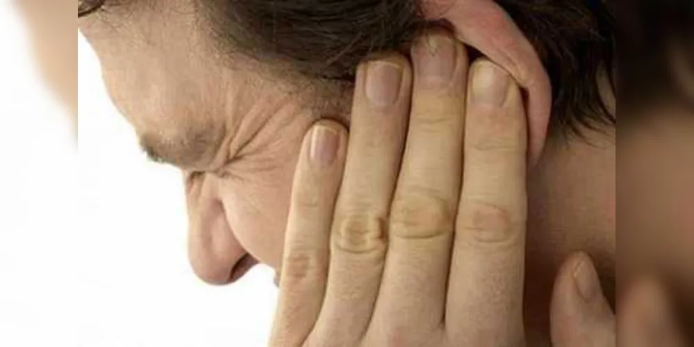 Imagem ilustrativa da imagem Excesso de água nos ouvidos pode causar dor