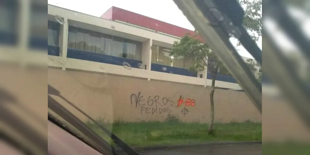 Mensagem foi apagada pela Prefeitura de Araucária pouco tempo depois de receber denúncia