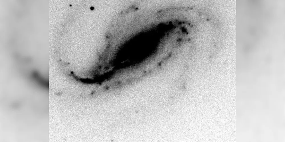 Esta fotografia mostra uma série de imagens sobrepostas, tiradas durante a descoberta de uma supernova/Foto: Divulgação AFP