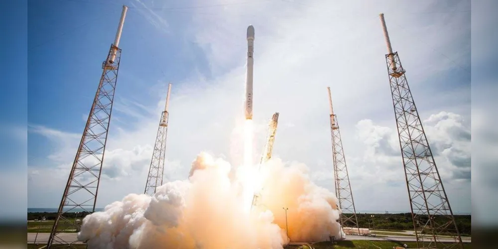 Esses são os primeiros satélites construídos pela SpaceX/Foto: Reprodução Unilogic Media Group Ltda