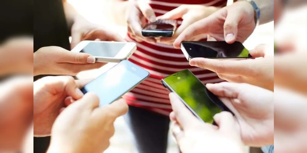 A Anatel vai verificar a legalidade dos celulares de acordo com o imei de cada aparelho/Foto: Reprodução Getty Images